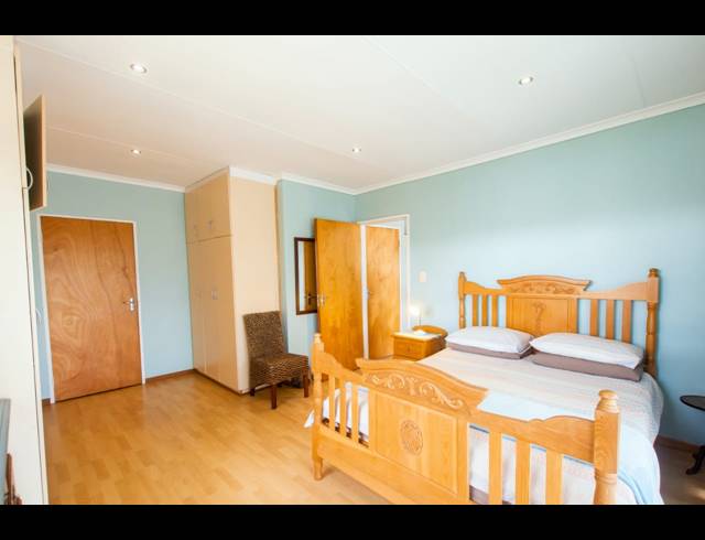 4 BEDROOM HOUSE FOR SALE IN WAVECREST